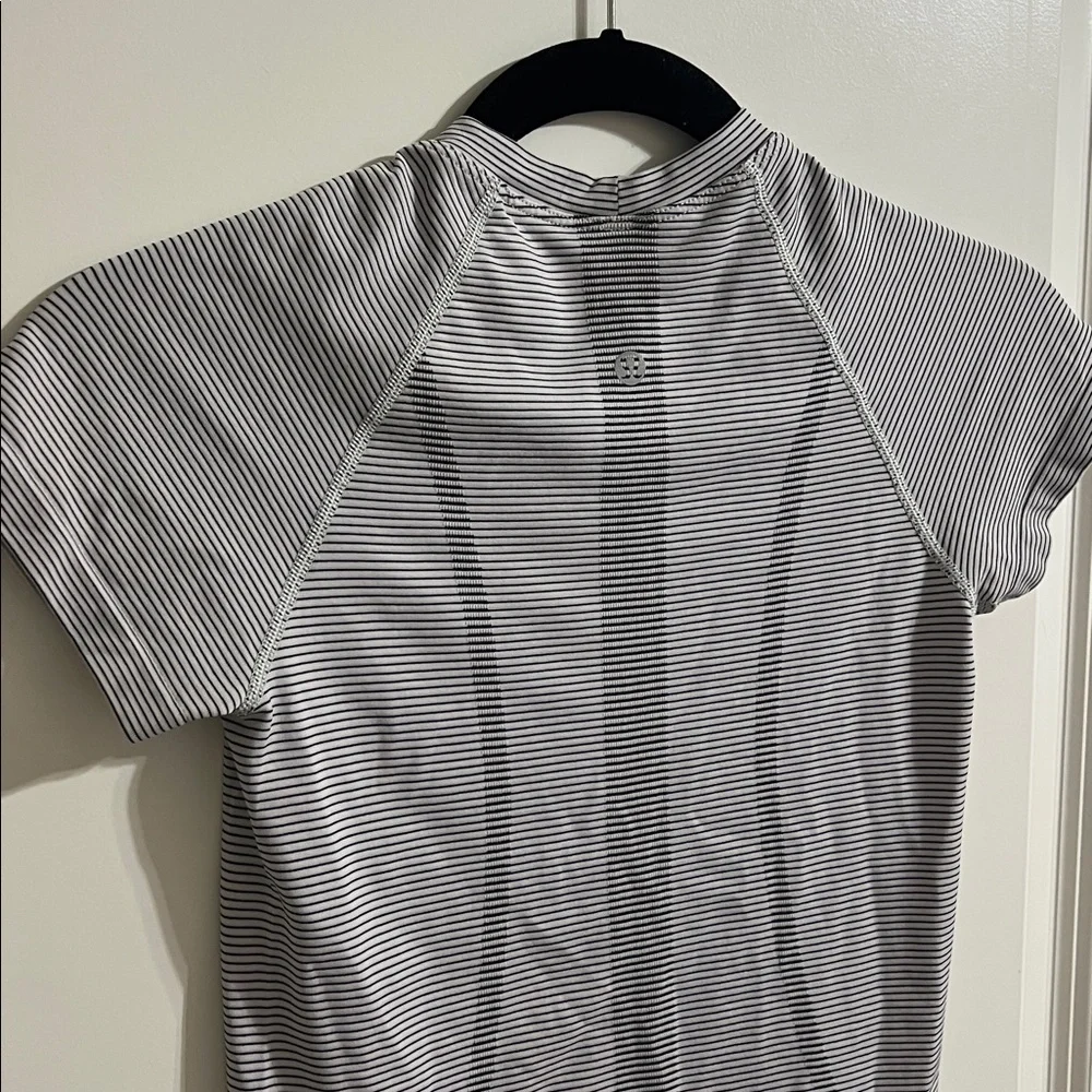 Lululemon Swiftly tech short sleeve shirt size 2 Black and White Striped Top - Picture 7 of 9